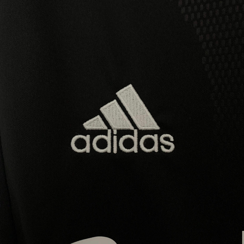 Real Madrid 2001/02 Retro Away Jersey