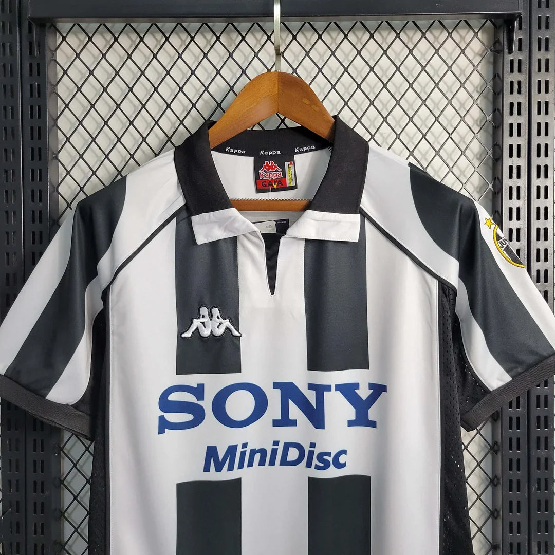 Juventus 1997/98 Retro Home Jersey