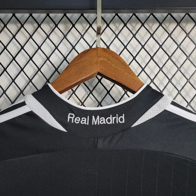 Real Madrid 2006/07 Retro Away Long Sleeve Jersey