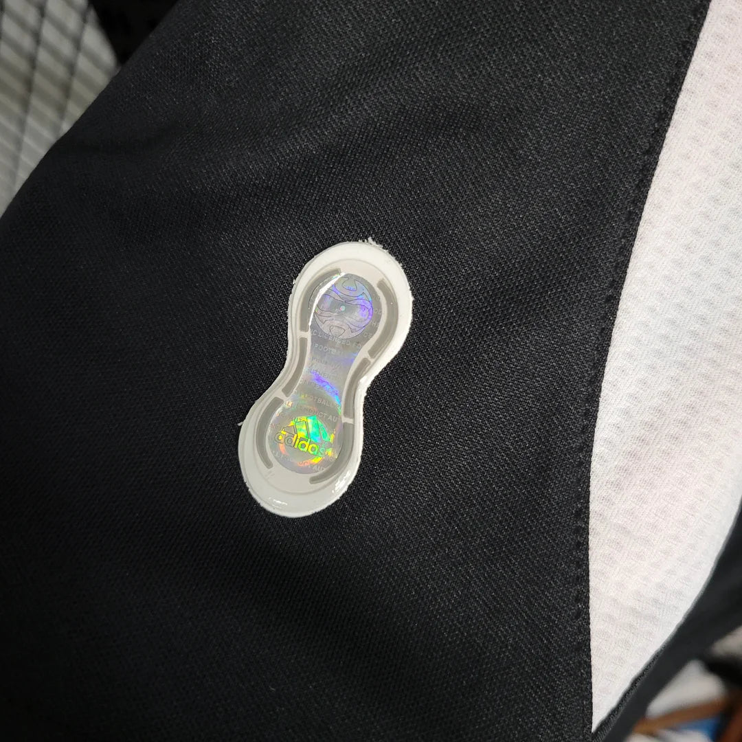Real Madrid 2006/07 Retro Away Jersey