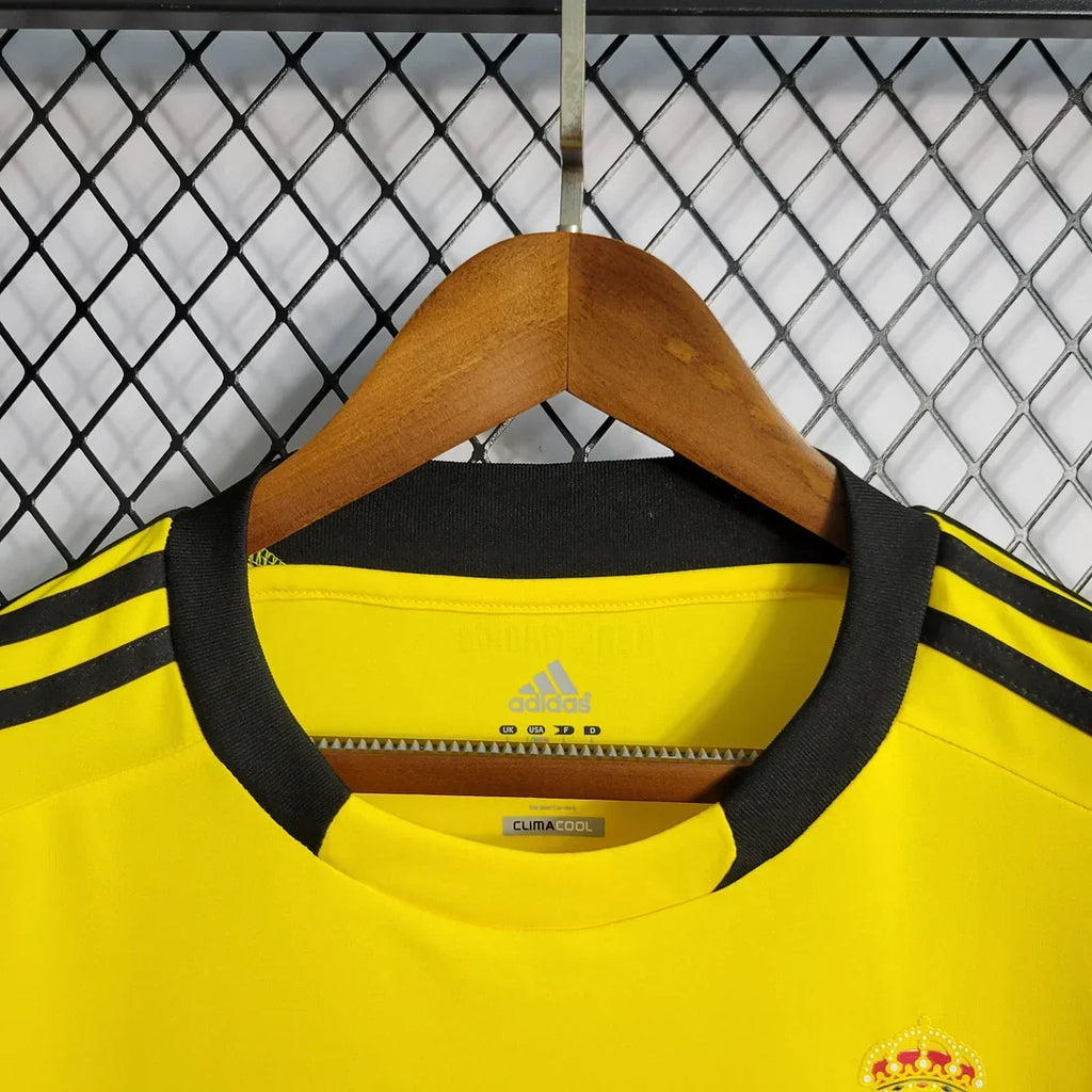 Real Madrid 2011/12 Retro Yellow Goalkeeper Jersey