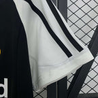 Real Madrid 2001/02 Retro Away Jersey