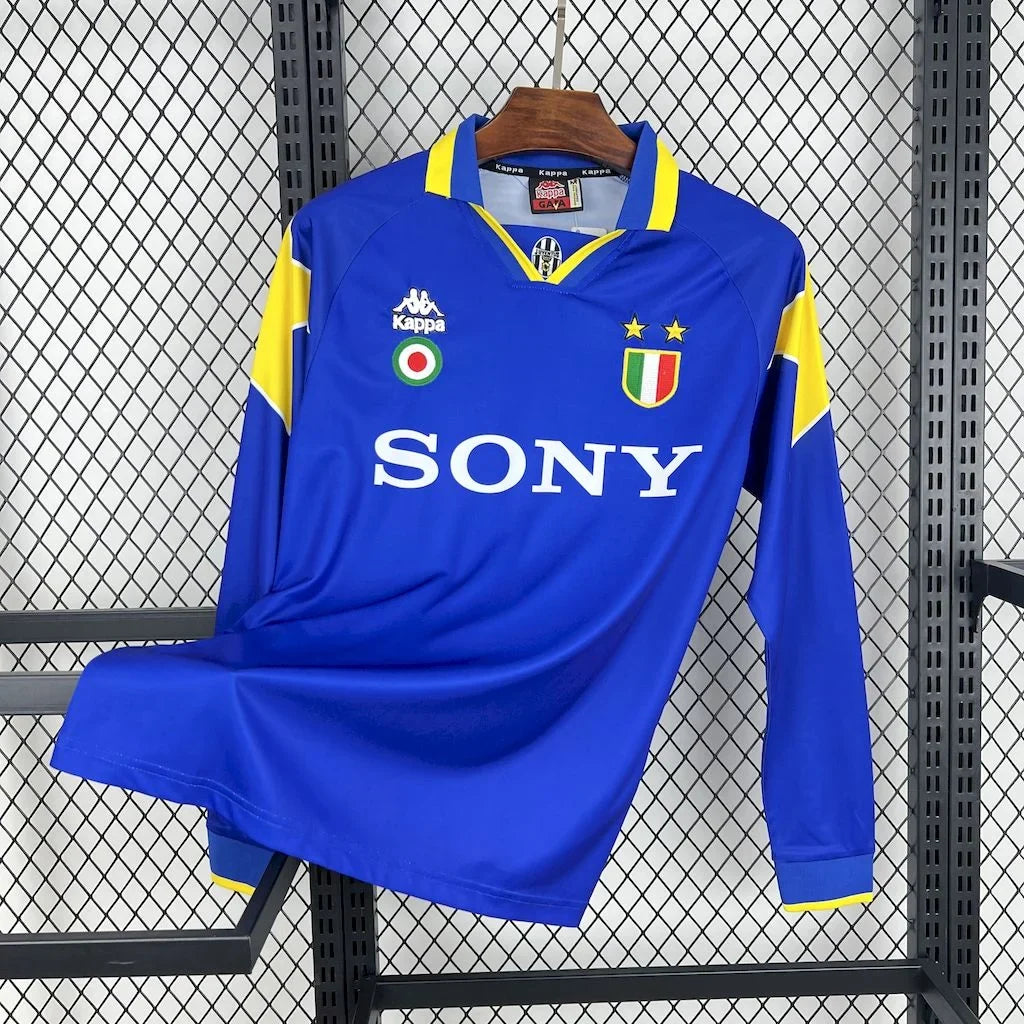 Juventus 1995/96 Retro Away Long Sleeve Jersey