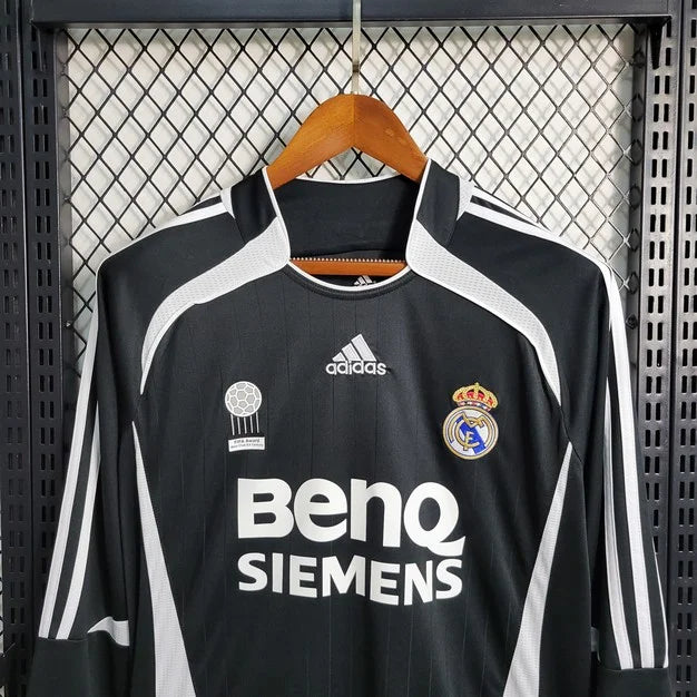 Real Madrid 2006/07 Retro Away Long Sleeve Jersey