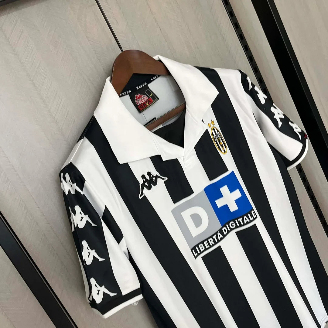 Juventus 1999/00 Retro Home Jersey