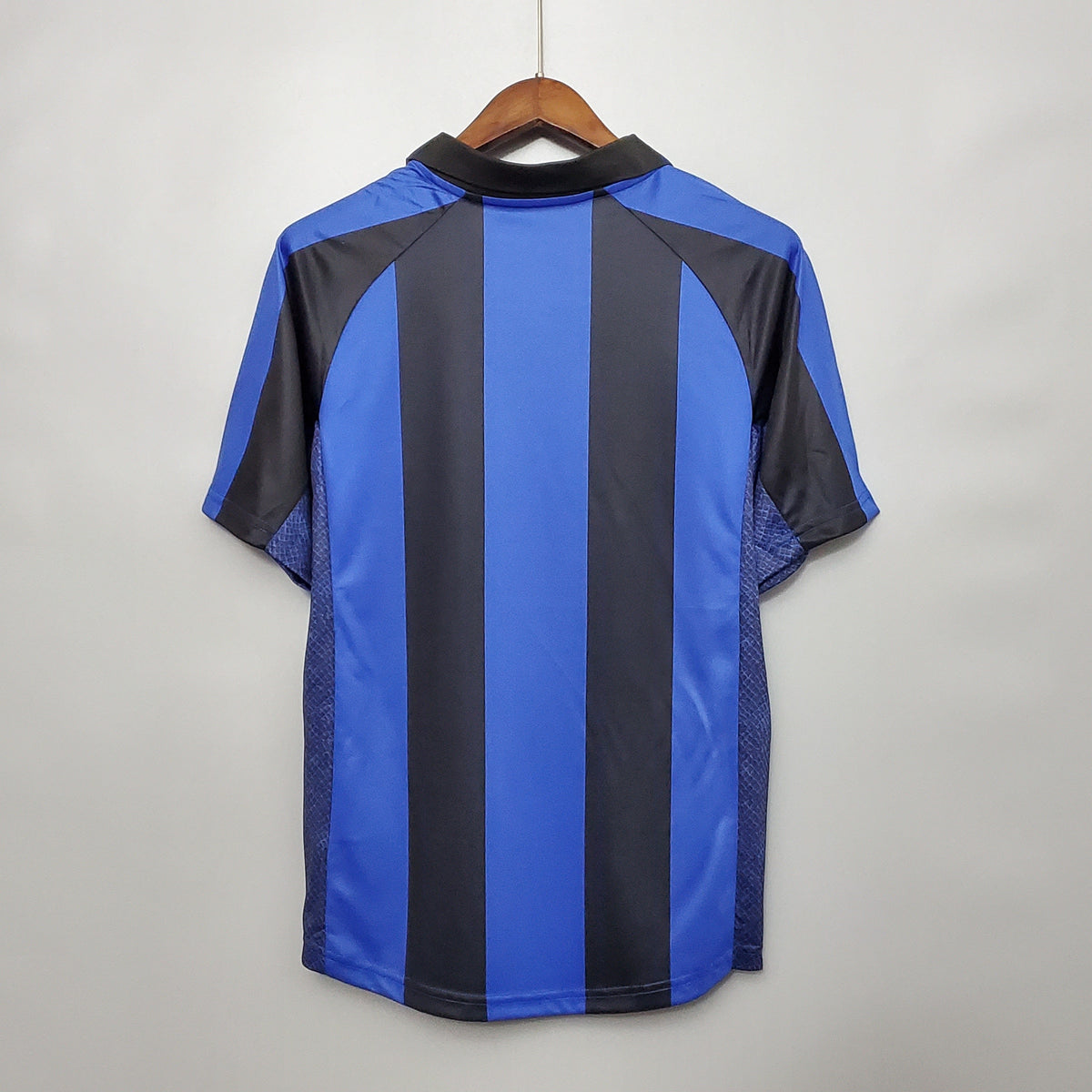 Inter Milan 2001/02 Retro Home Jersey