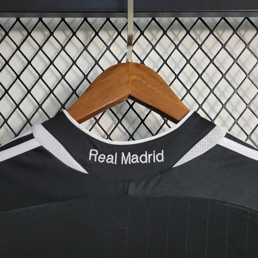 Real Madrid 2006/07 Retro Away Jersey