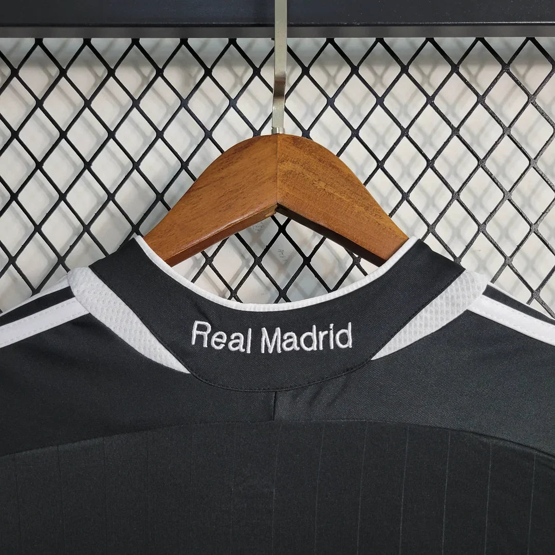 Real Madrid 2006/07 Retro Away Jersey
