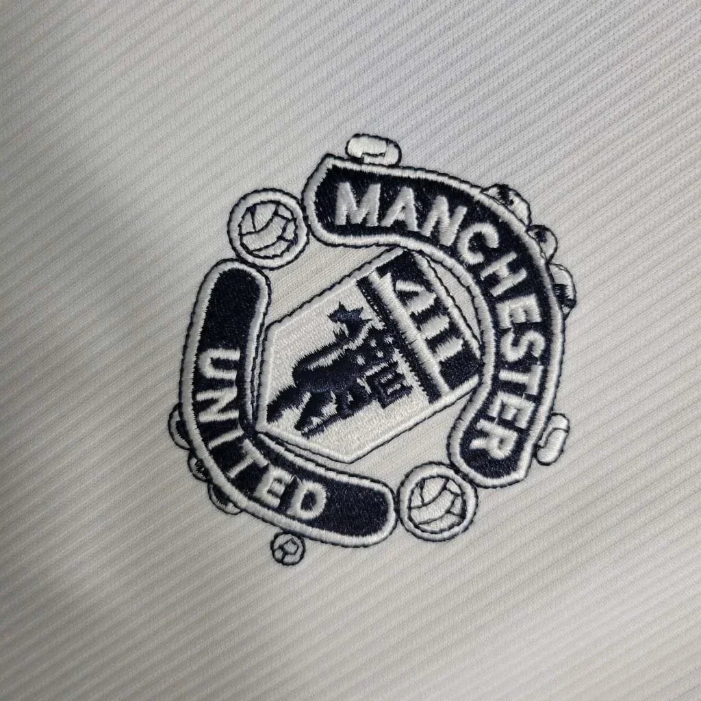 Manchester United 2000/01 Retro Away Jersey