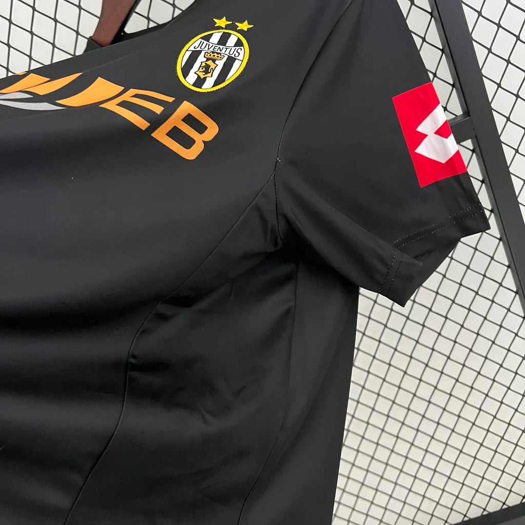 Juventus 2001/02 Retro Away Jersey