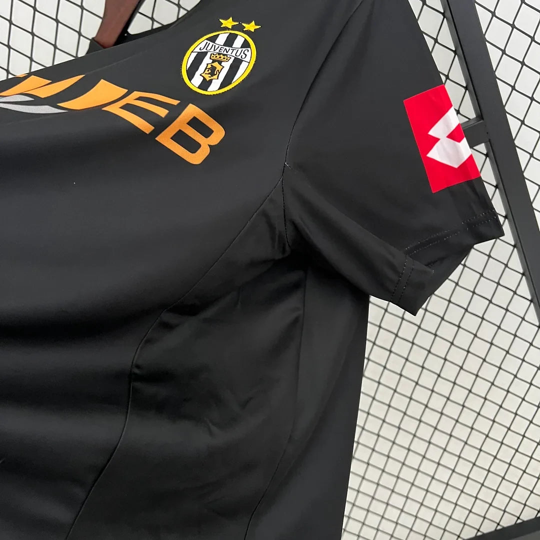 Juventus 2001/02 Retro Away Jersey