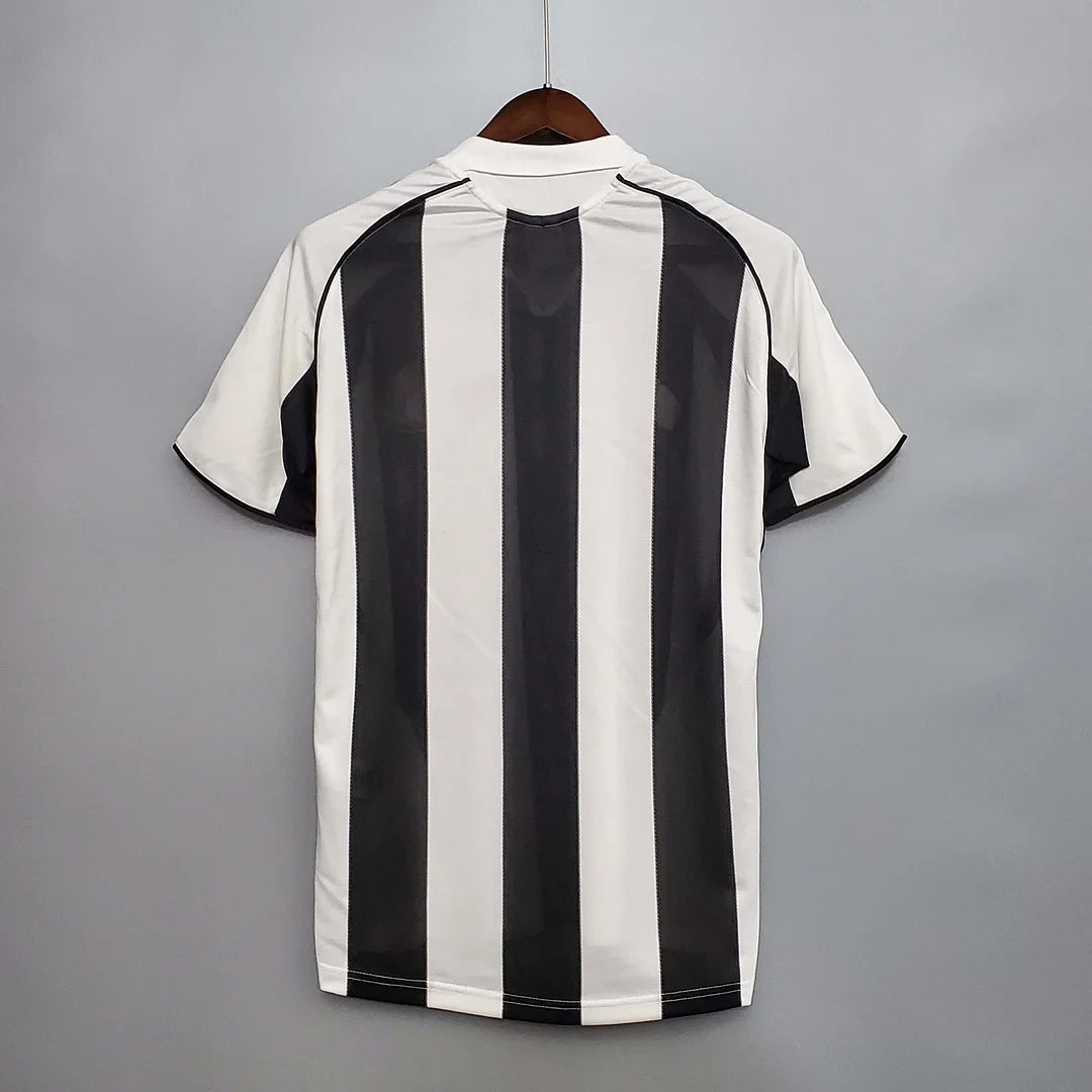 Newcastle United 2005/06 Retro Home Jersey