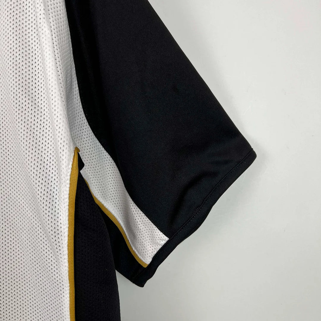 Manchester United 2001/02 Retro Away Jersey