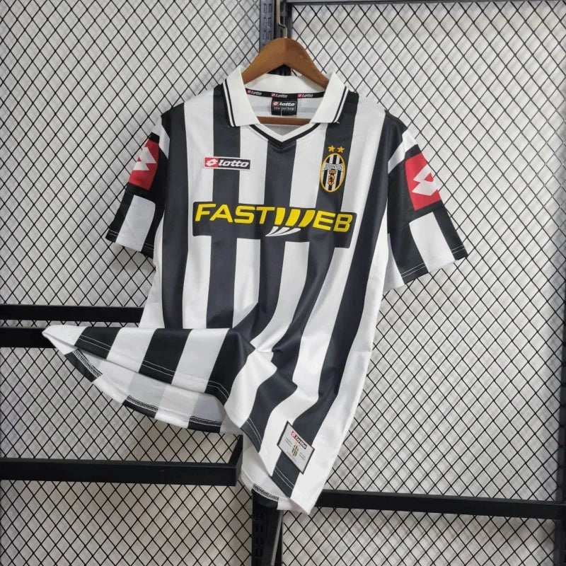Juventus 2001/02 Retro Home Jersey