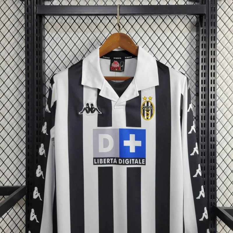 Juventus 1999/00 Retro Home Long Sleeve Jersey