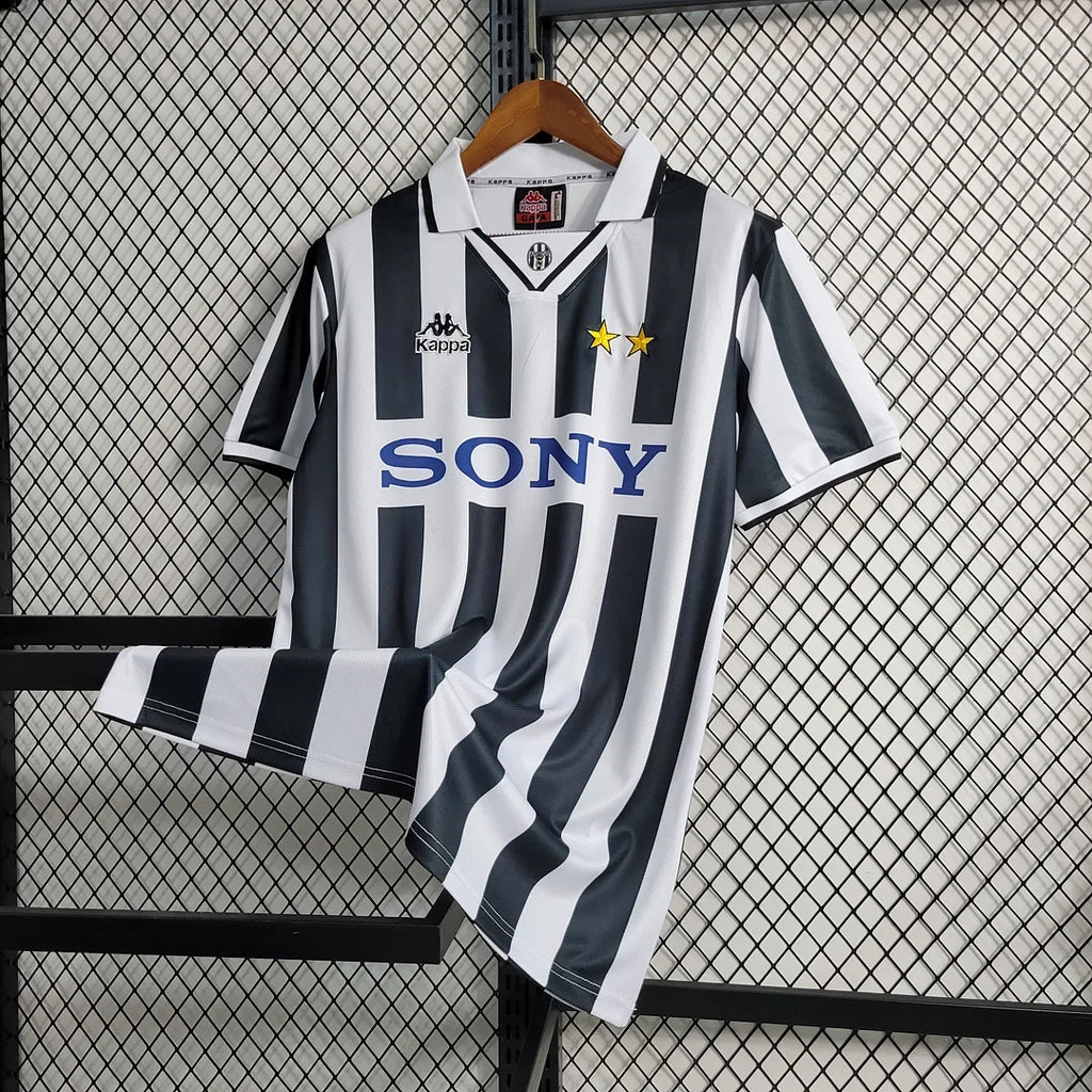 Juventus 1996/97 Retro Home Jersey