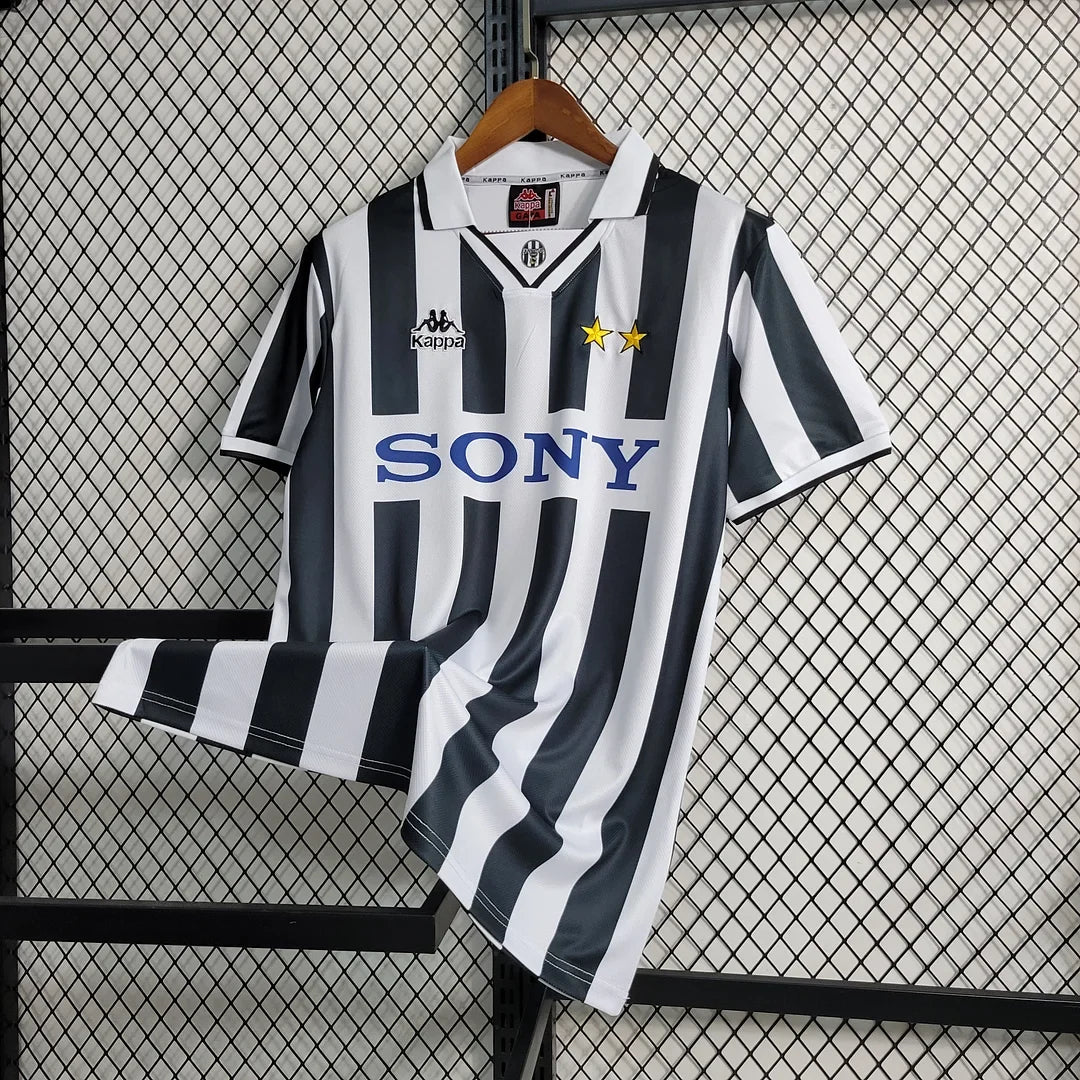 Juventus 1996/97 Retro Home Jersey