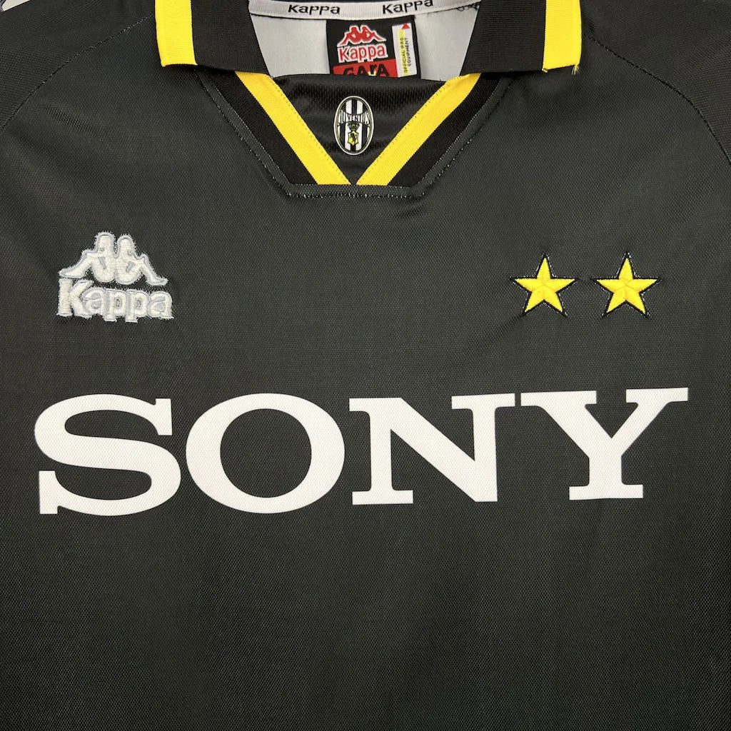 Juventus 1996/97 Retro Third Jersey