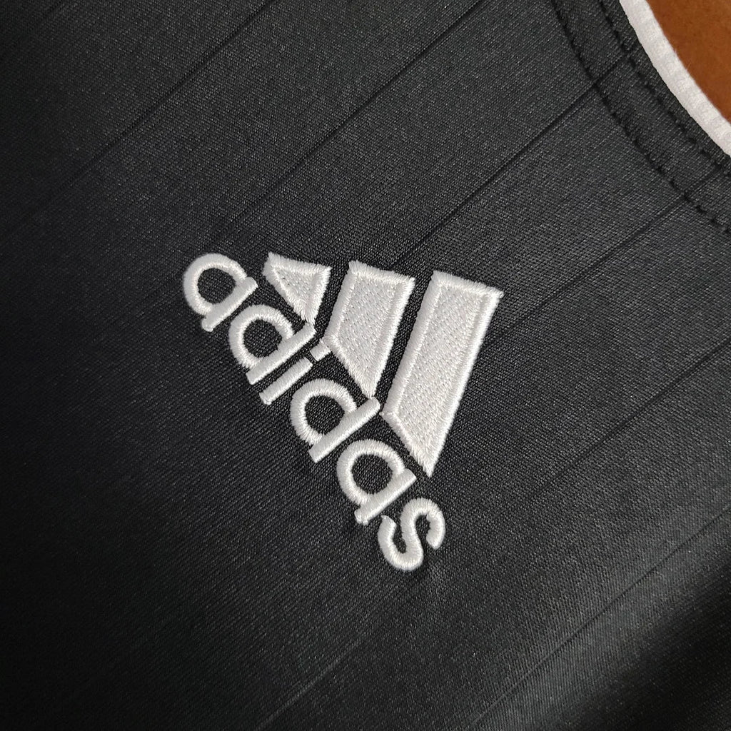 Real Madrid 2006/07 Retro Away Jersey