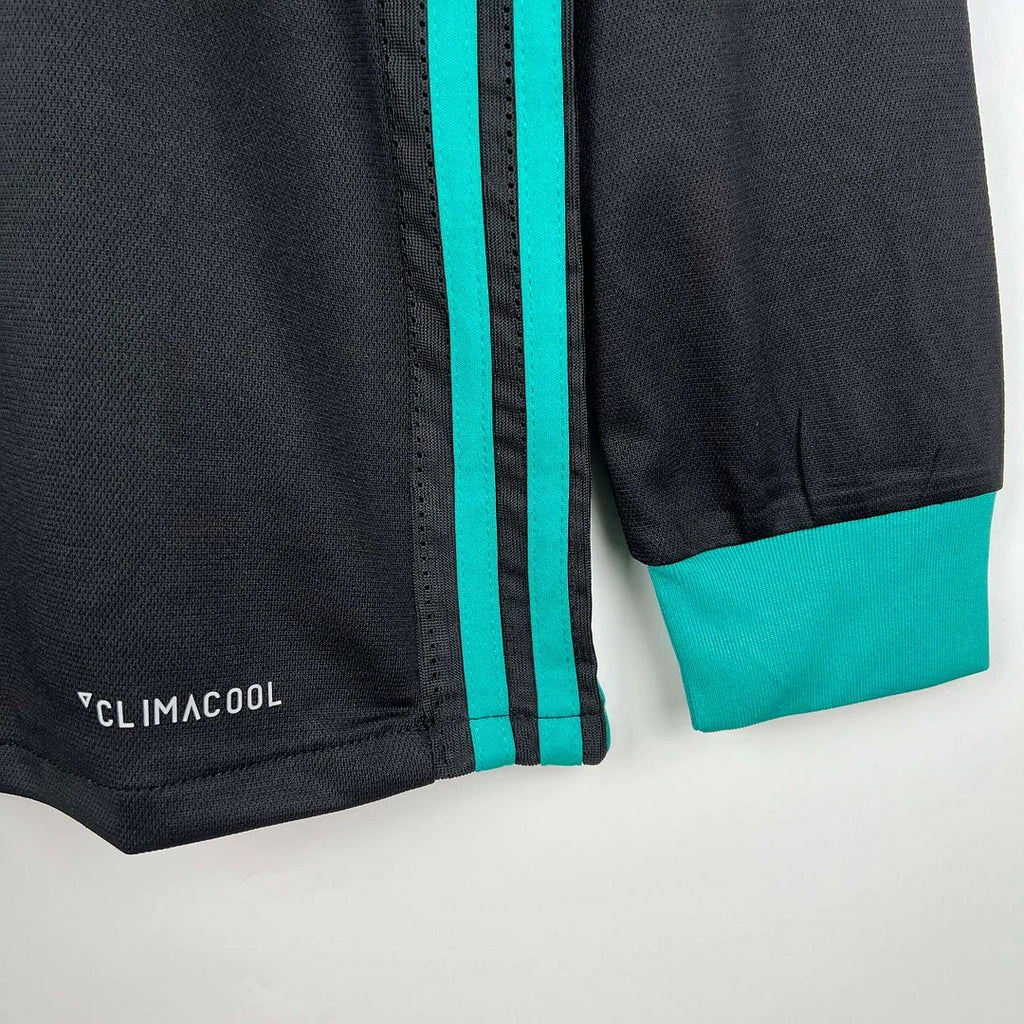Real Madrid 2017/18 Retro Away Long Sleeve Jersey