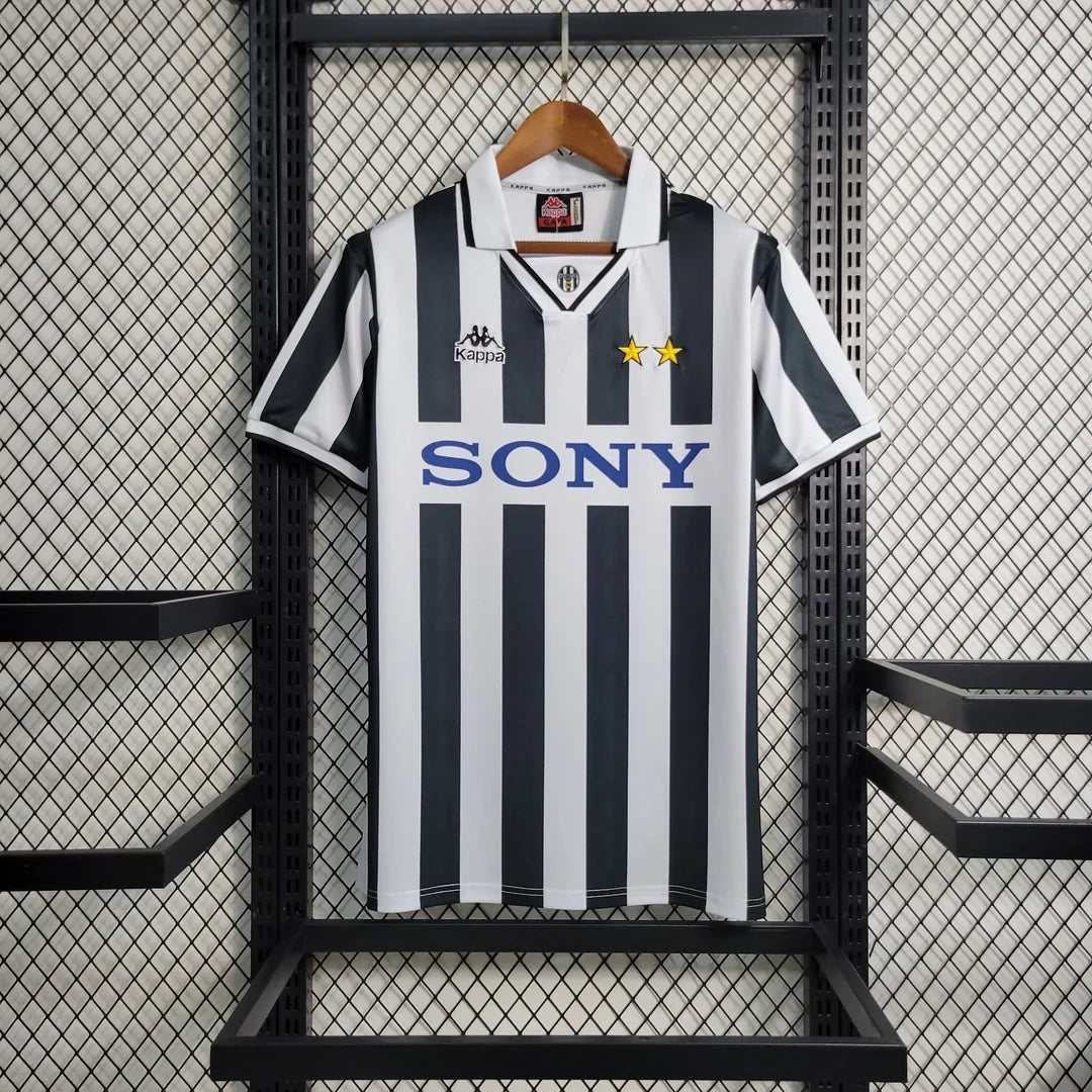 Juventus 1996/97 Retro Home Jersey